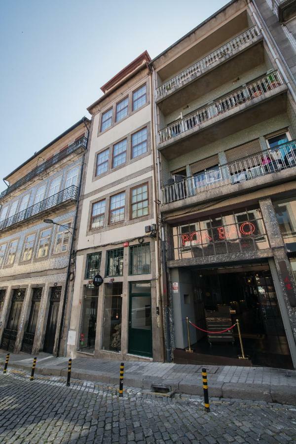 Baixa24 •P1L• Amplo estúdio na baixa com varanda Porto Exterior foto